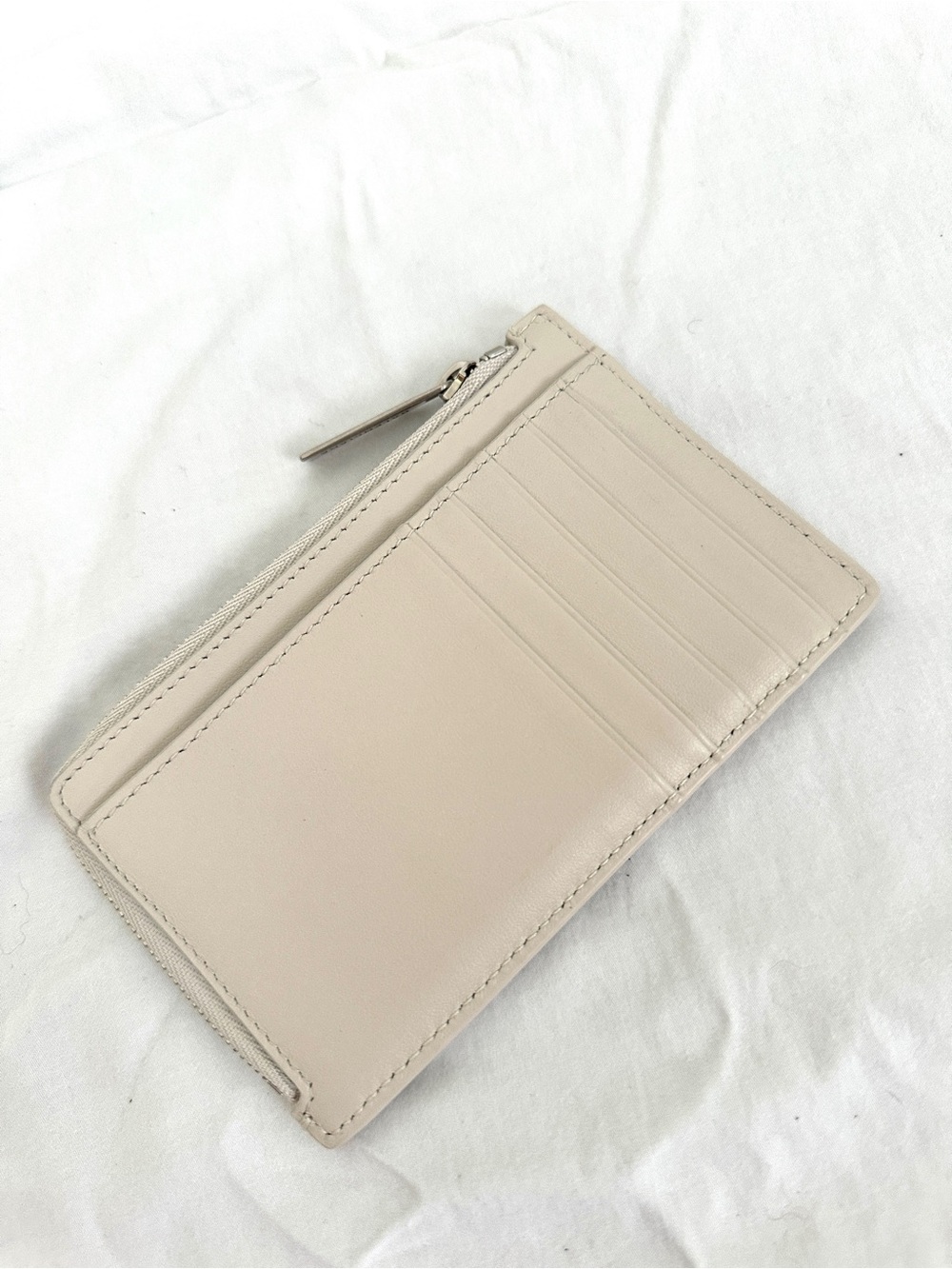 Balenciaga Two-Tone Leather Zip Card Case and coin holder— Cream / Silver